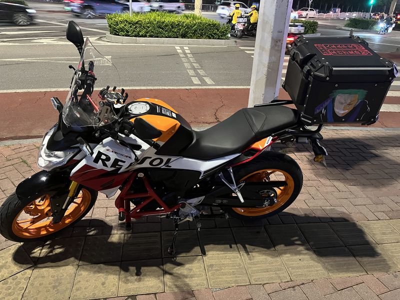 二手五羊本田CB190R 暴锋眼