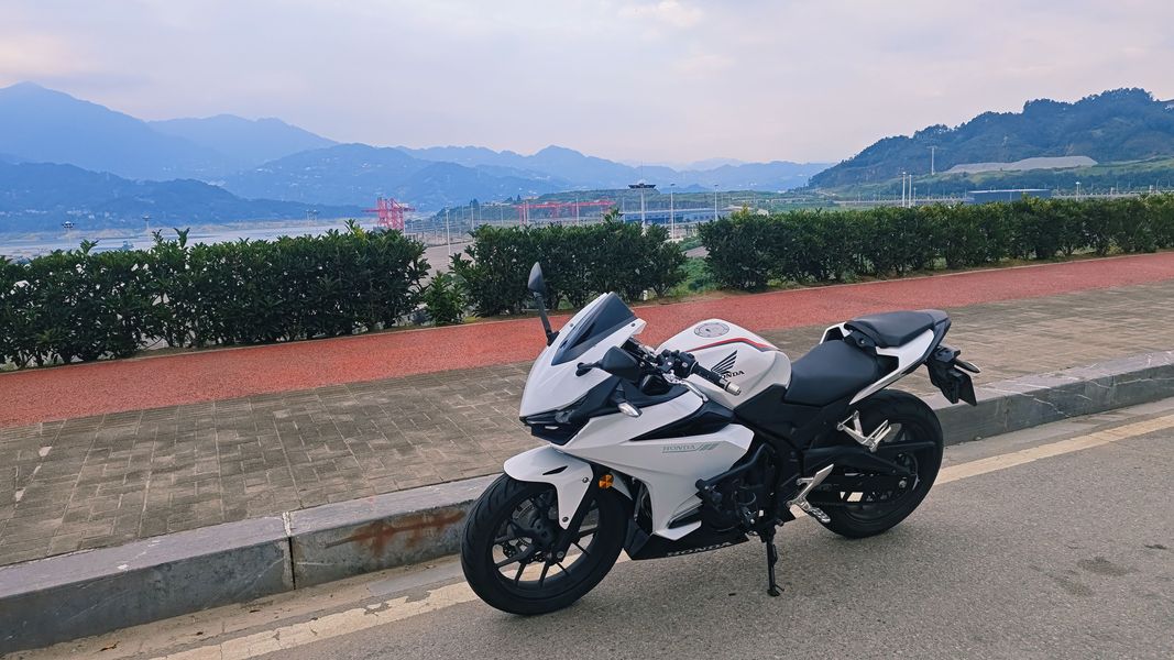 二手本田CBR400R