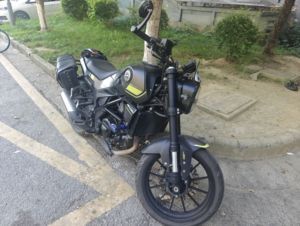 二手贝纳利幼狮 Leoncino 250