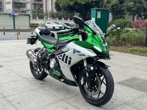 二手贝纳利龙卷风 Tornado 252R