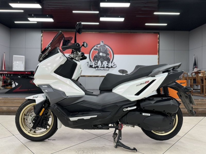 二手三阳哈士奇 Husky ADV300