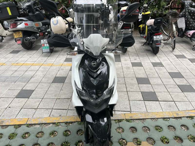 二手三阳小钢侠 CROX