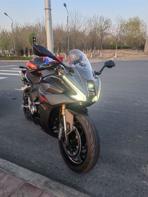 二手贝纳利龙卷风 Tornado 552R