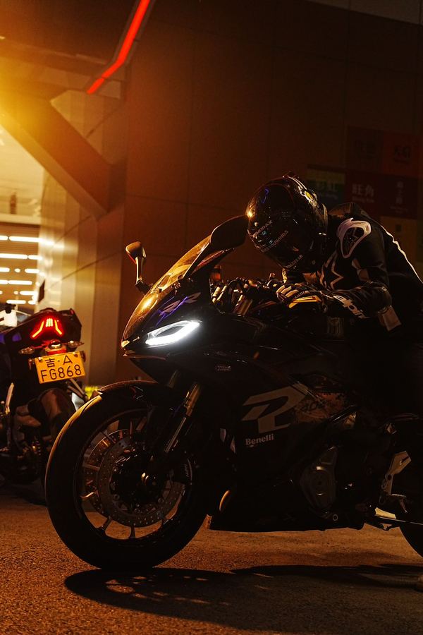 二手贝纳利龙卷风 Tornado 402R