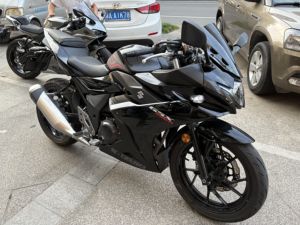 二手豪爵铃木GSX250R