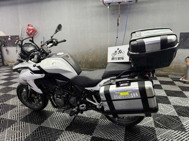 二手贝纳利金鹏 TRK502