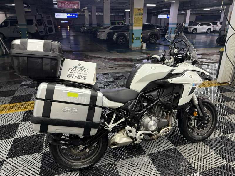 二手贝纳利金鹏 TRK502
