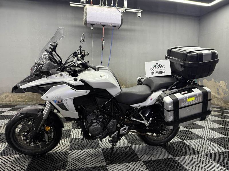二手贝纳利金鹏 TRK502