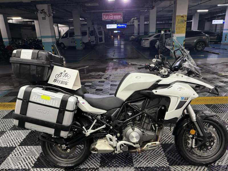 二手贝纳利金鹏 TRK502