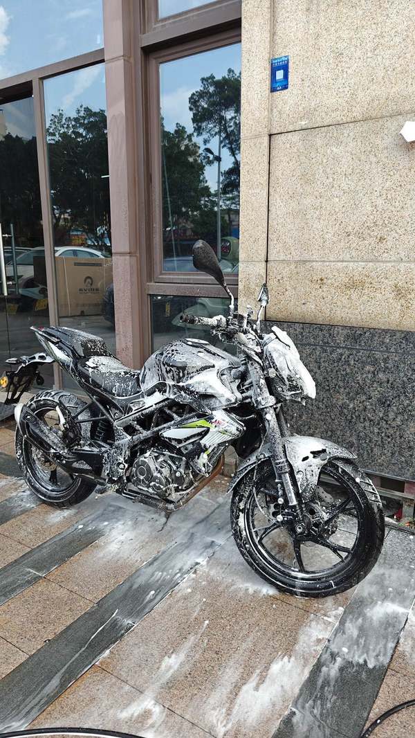 二手贝纳利红宝龙 TNT150i