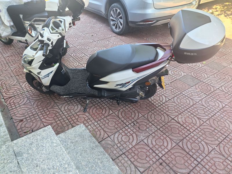 二手新大洲本田裂行 RX125Fi