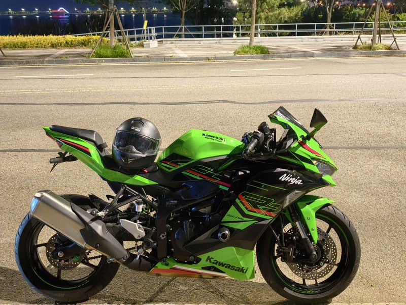 二手川崎ZX-4R