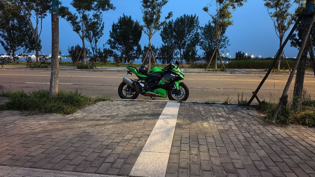 二手川崎ZX-4R