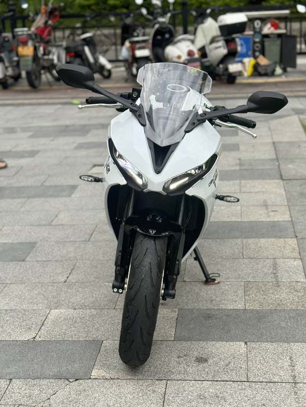 二手凯旋Daytona 660