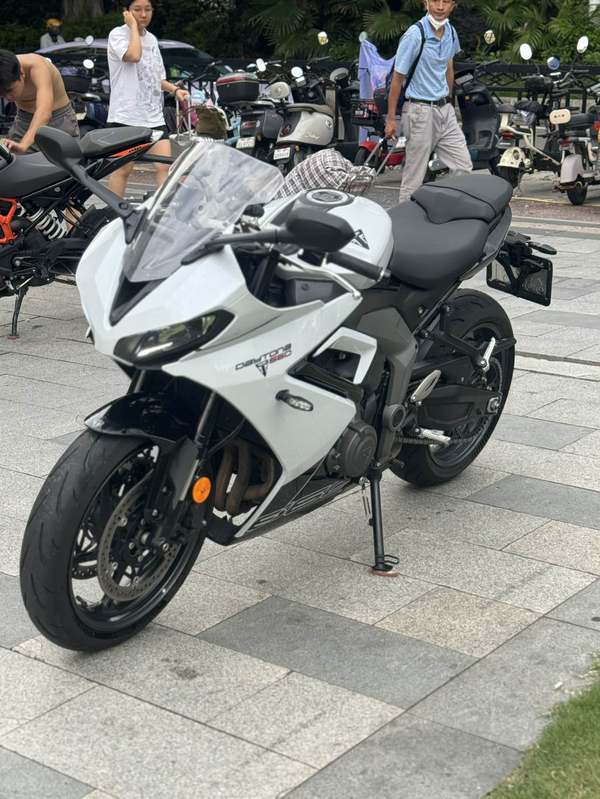 二手凯旋Daytona 660
