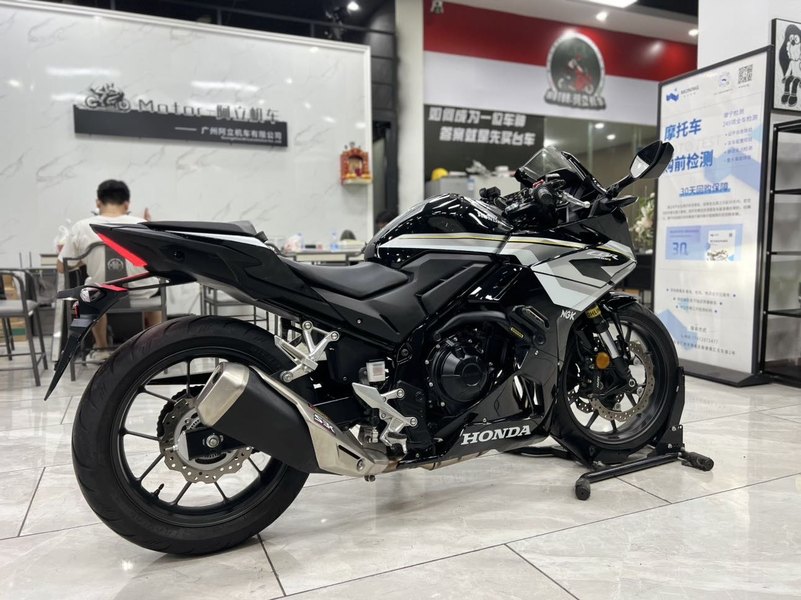 二手本田CBR400R