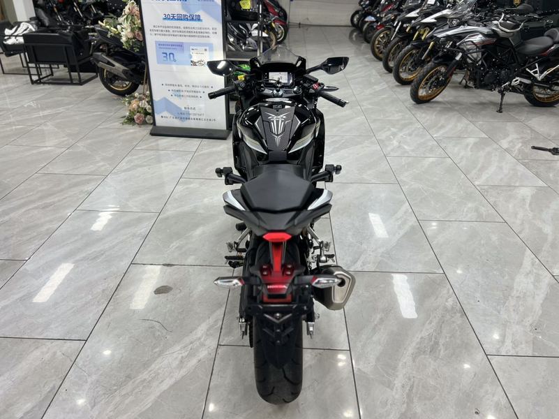 二手本田CBR400R