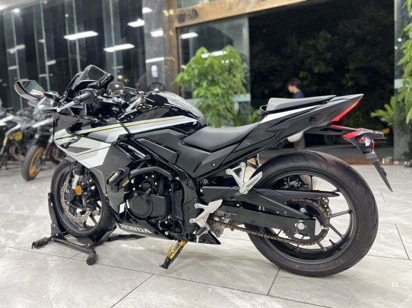 二手本田CBR400R