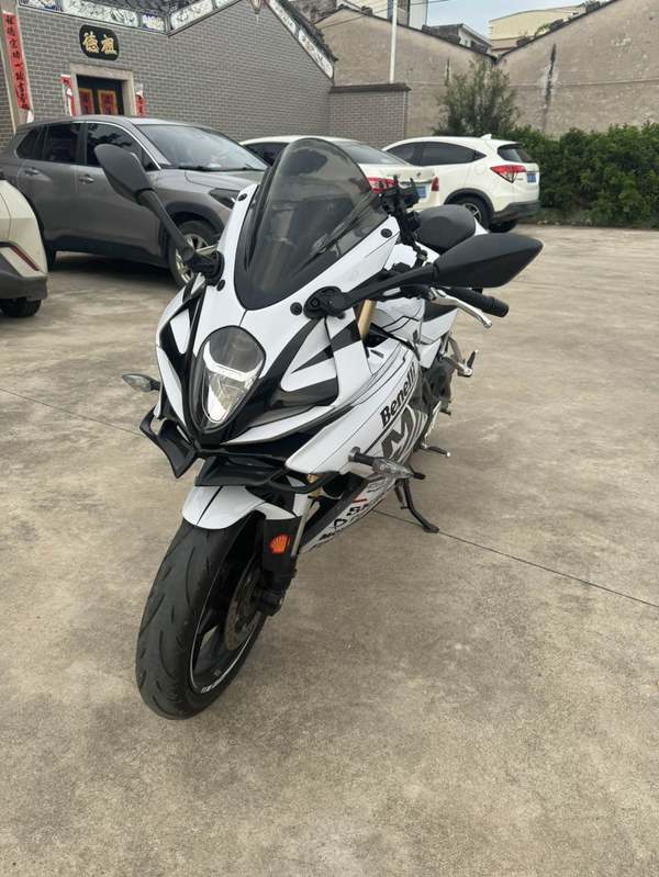 二手贝纳利龙卷风 Tornado 302R