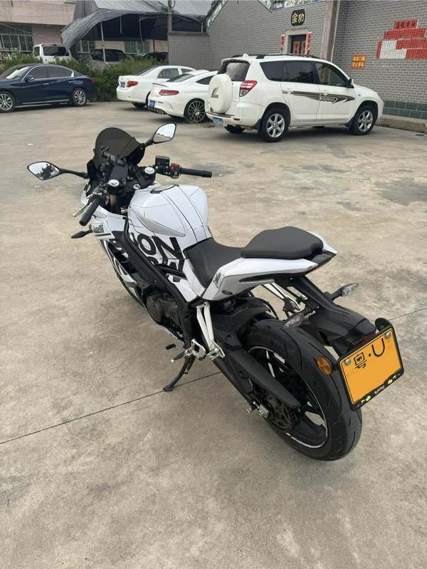 二手贝纳利龙卷风 Tornado 302R