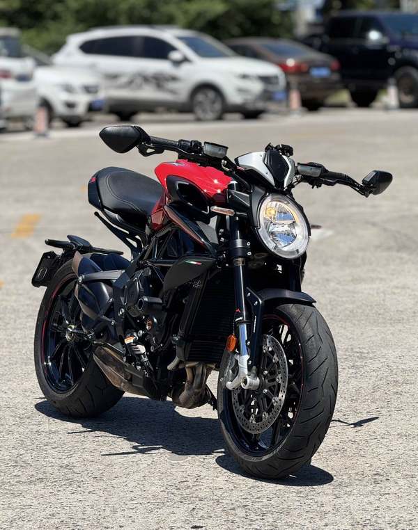 二手奥古斯塔Dragster 800