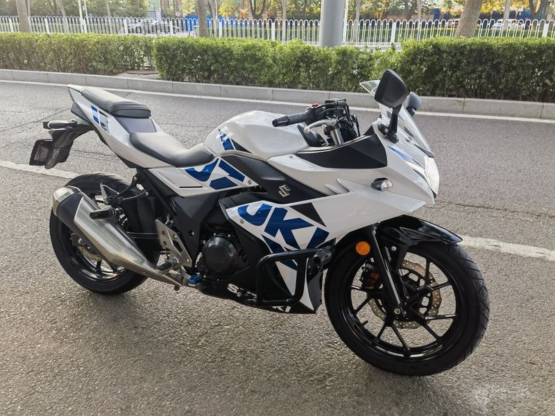 二手豪爵铃木GSX250R