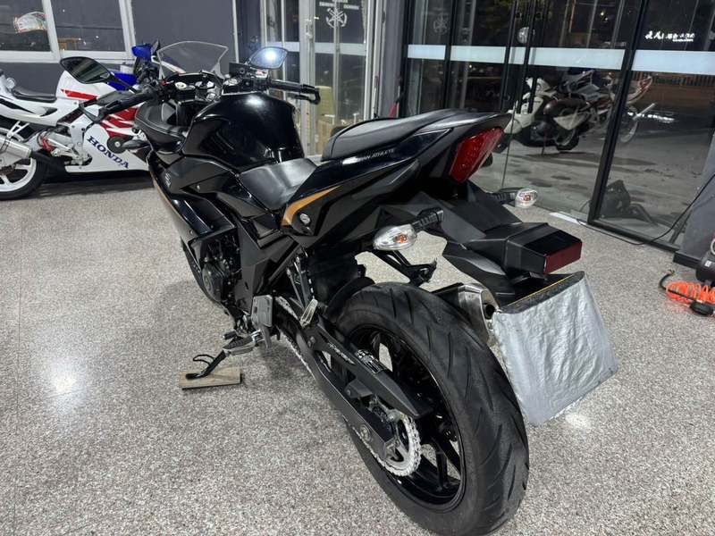 二手豪爵铃木GSX250R