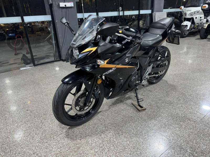 二手豪爵铃木GSX250R