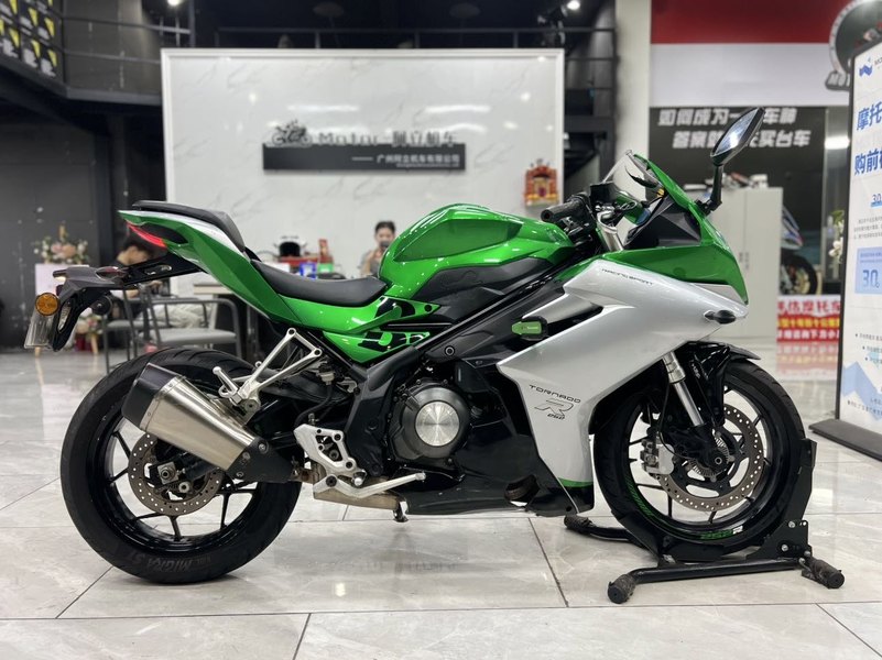 二手贝纳利龙卷风 Tornado 252R