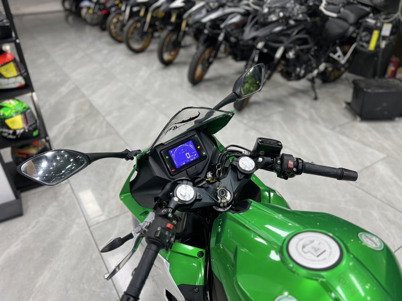 二手贝纳利龙卷风 Tornado 252R