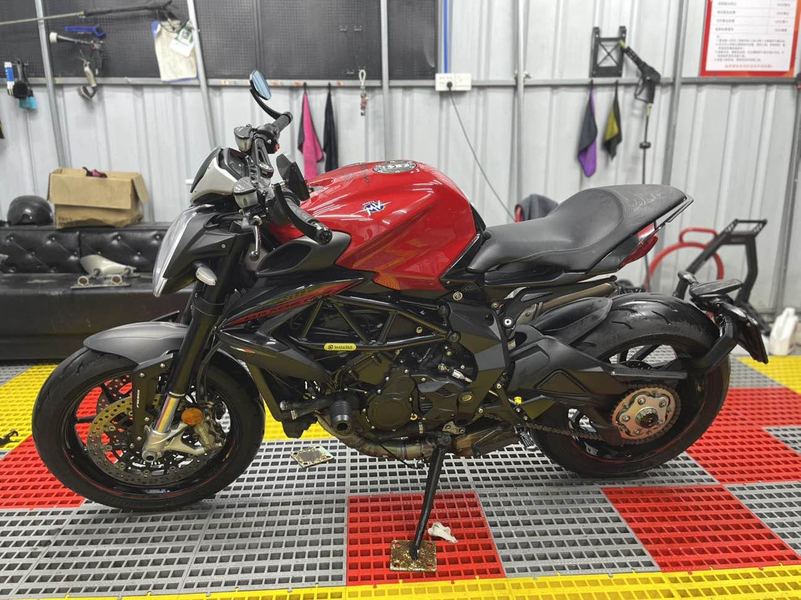 二手奥古斯塔Dragster 800