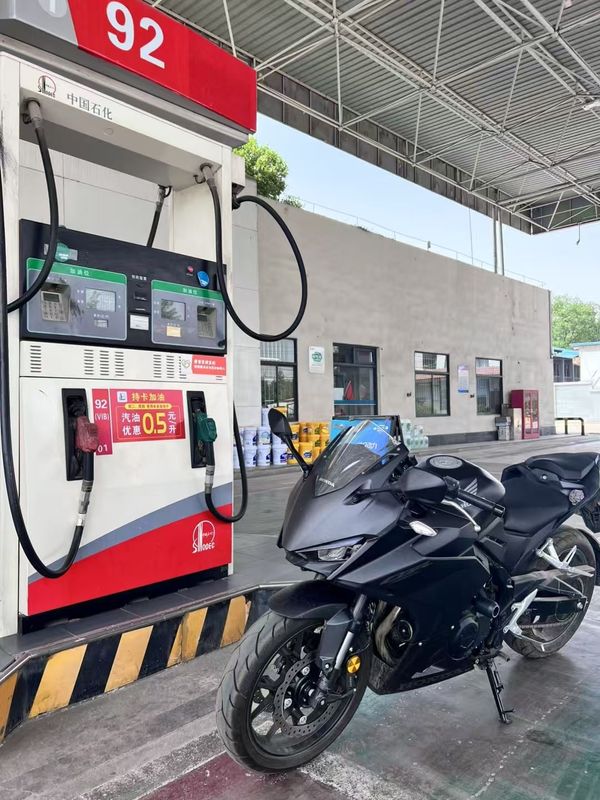 二手本田CBR400R