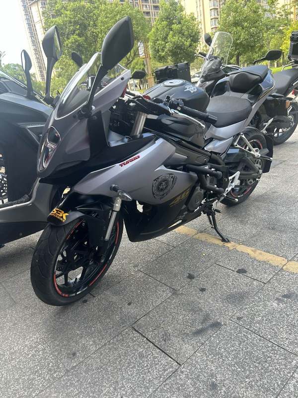 二手贝纳利龙卷风 Tornado 252R