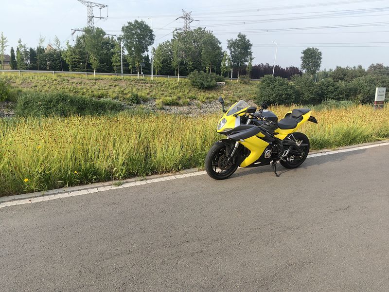 二手贝纳利龙卷风 Tornado 302R