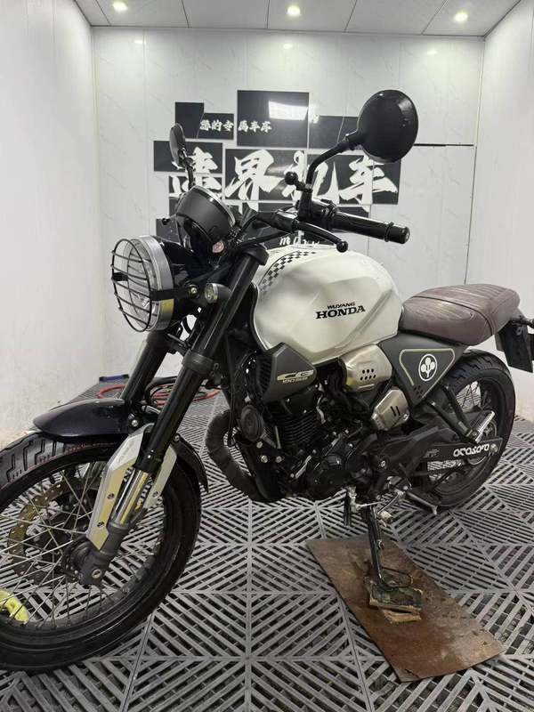 二手五羊本田鸷道 CB190SS
