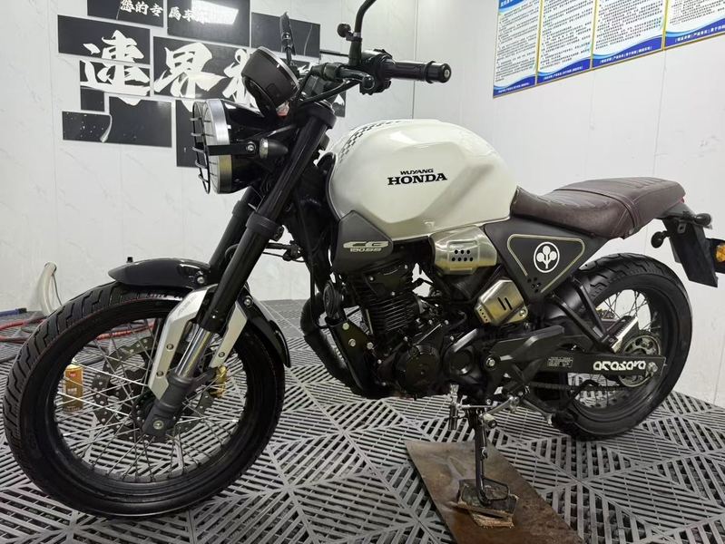 二手五羊本田鸷道 CB190SS