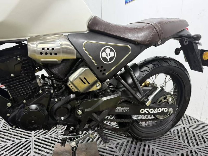 二手五羊本田鸷道 CB190SS