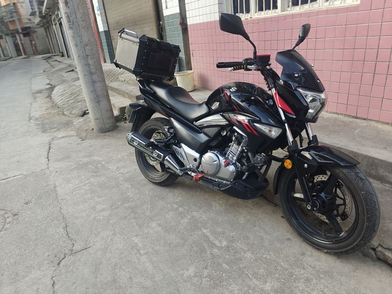 二手豪爵铃木骊驰 GW250