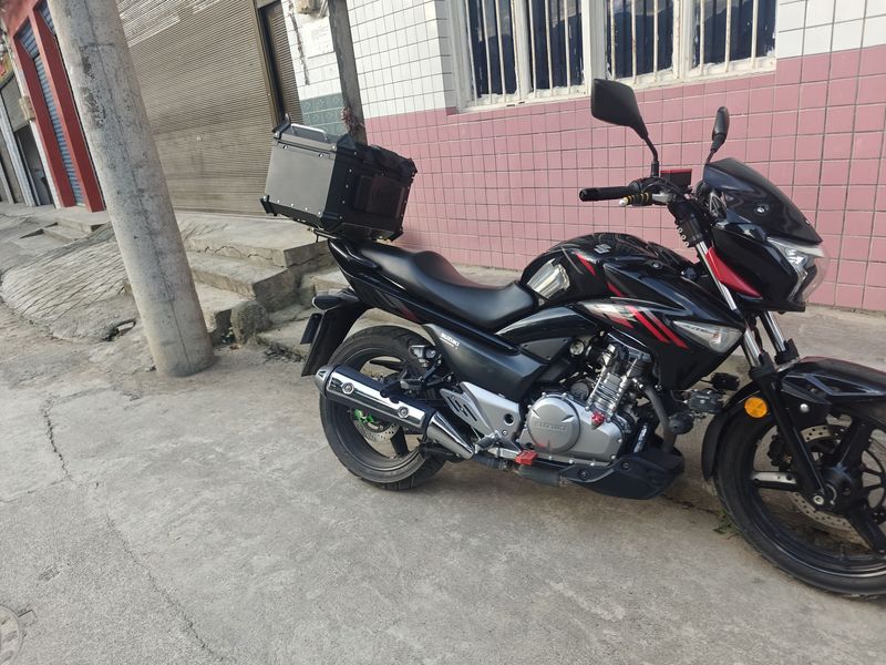 二手豪爵铃木骊驰 GW250