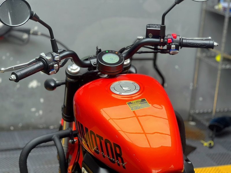 二手QJMOTOR闪300