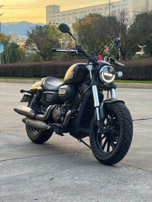 二手QJMOTOR闪300