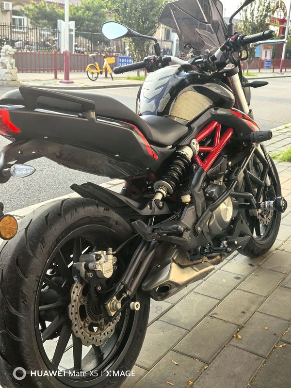 二手贝纳利蓝宝龙 BN302S