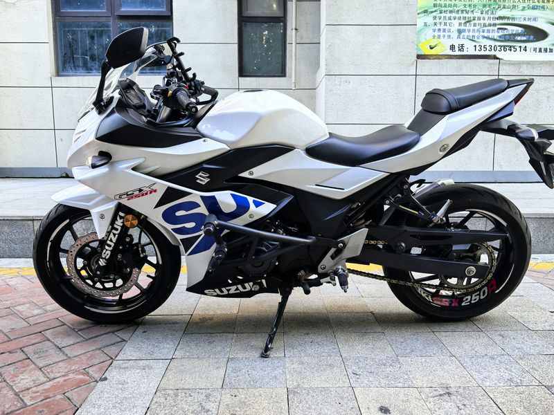 二手豪爵铃木GSX250R