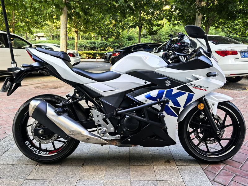 二手豪爵铃木GSX250R