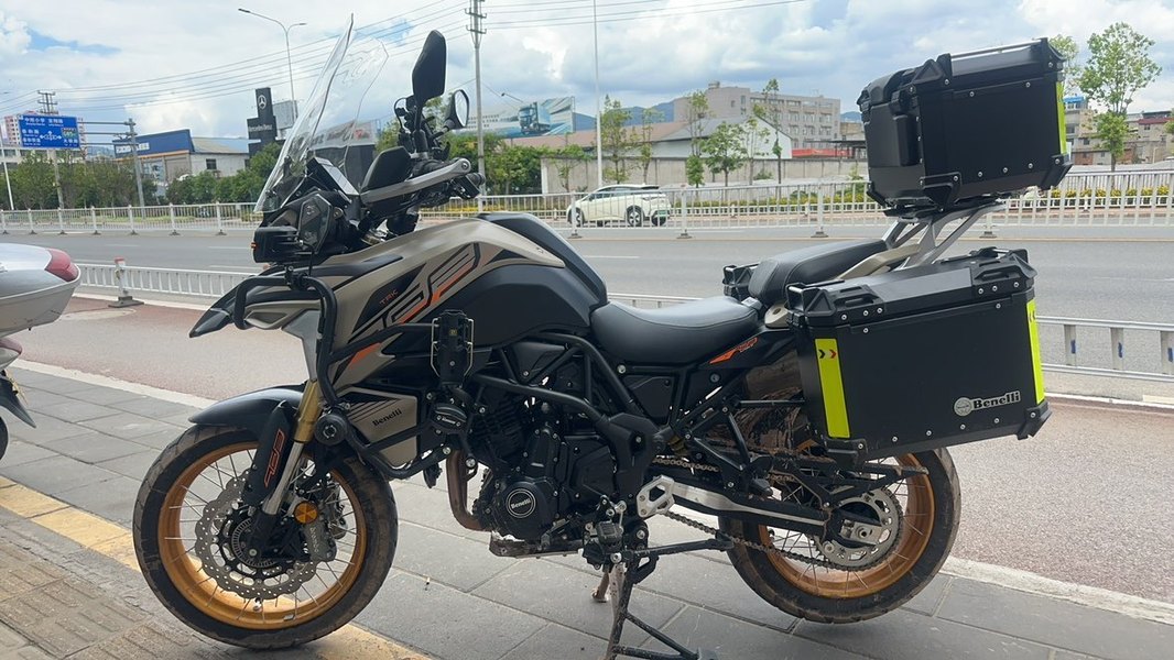 二手贝纳利TRK702