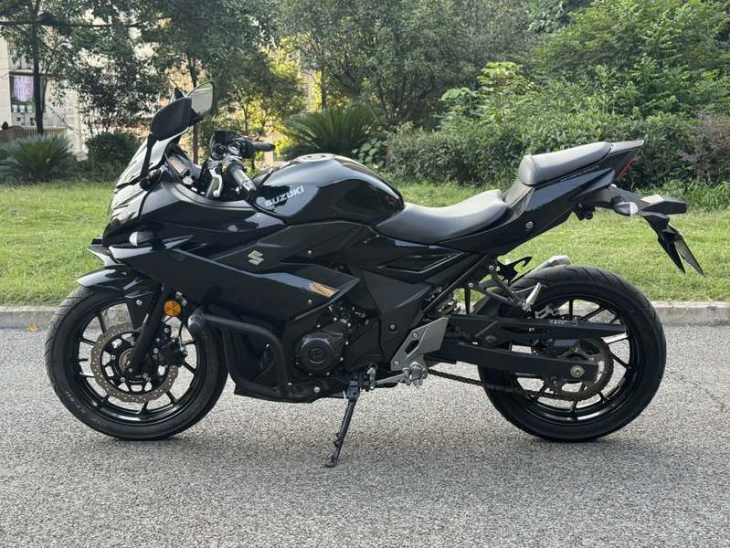 二手豪爵铃木GSX250R