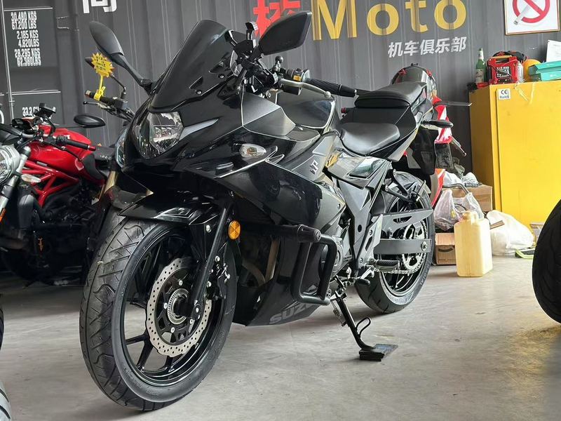 二手豪爵铃木GSX250R