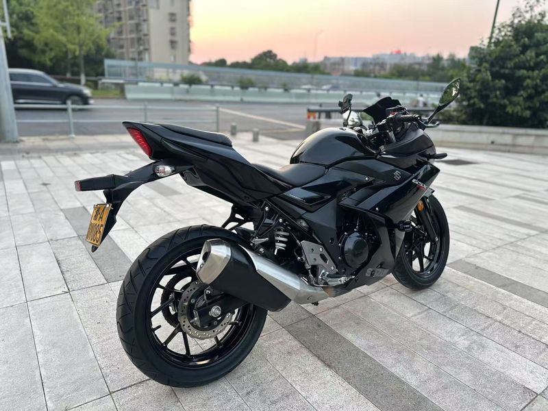 二手豪爵铃木GSX250R