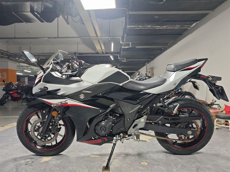 二手豪爵铃木GSX250R