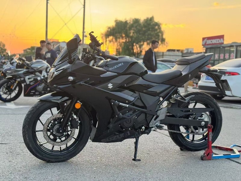 二手豪爵铃木GSX250R